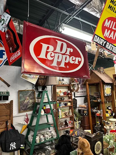 Things To Do Main Street Antiques & Collectibles