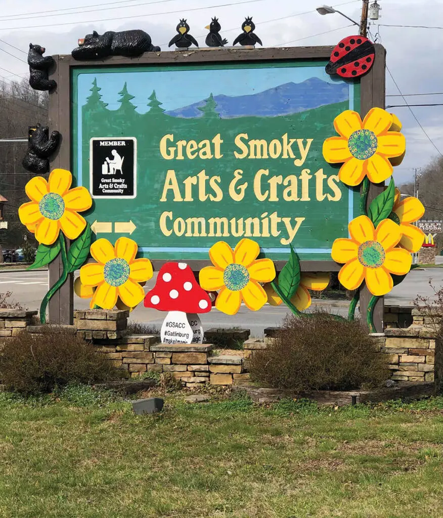 Things To Do Great Smoky Arts and Crafts Community