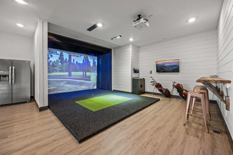 Summit 86 golf simulator — luxury cabin near Pigeon Forge