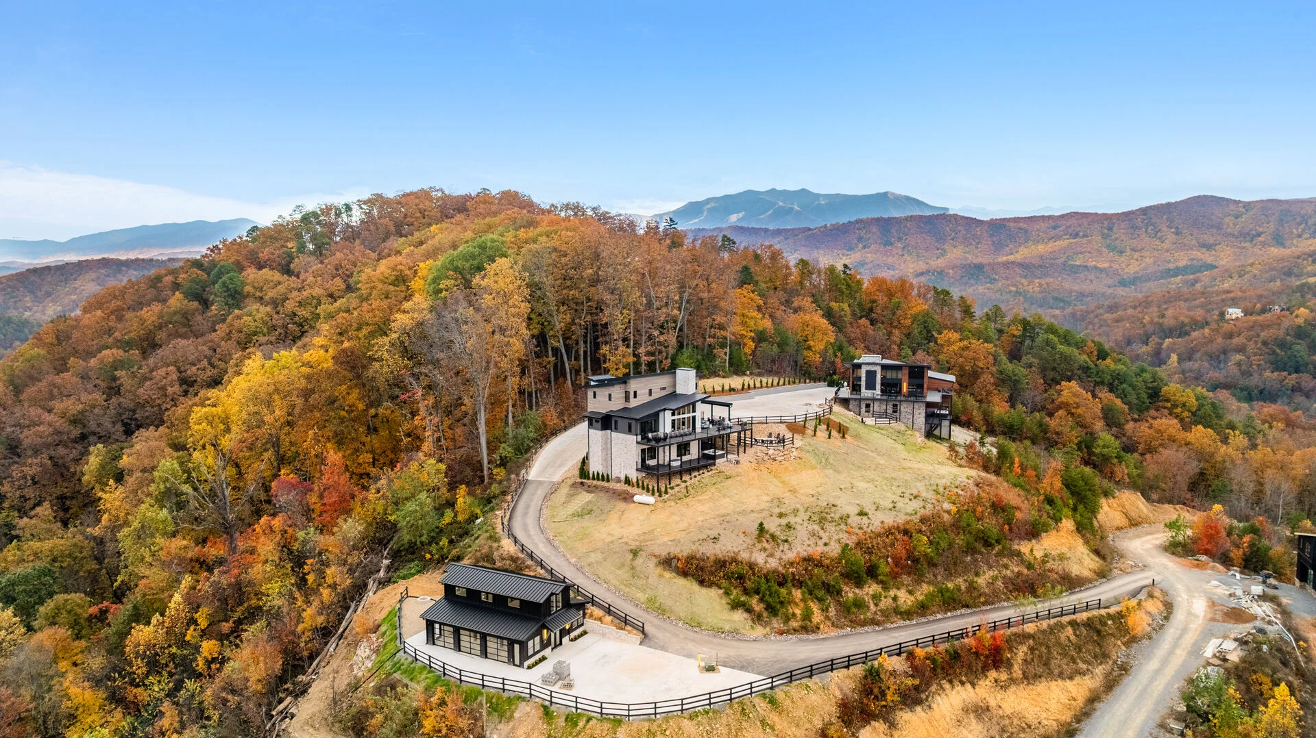 Skycrest Heights and Skycrest Vista — shared driveway luxury cabins at Thunder Mountain Estates