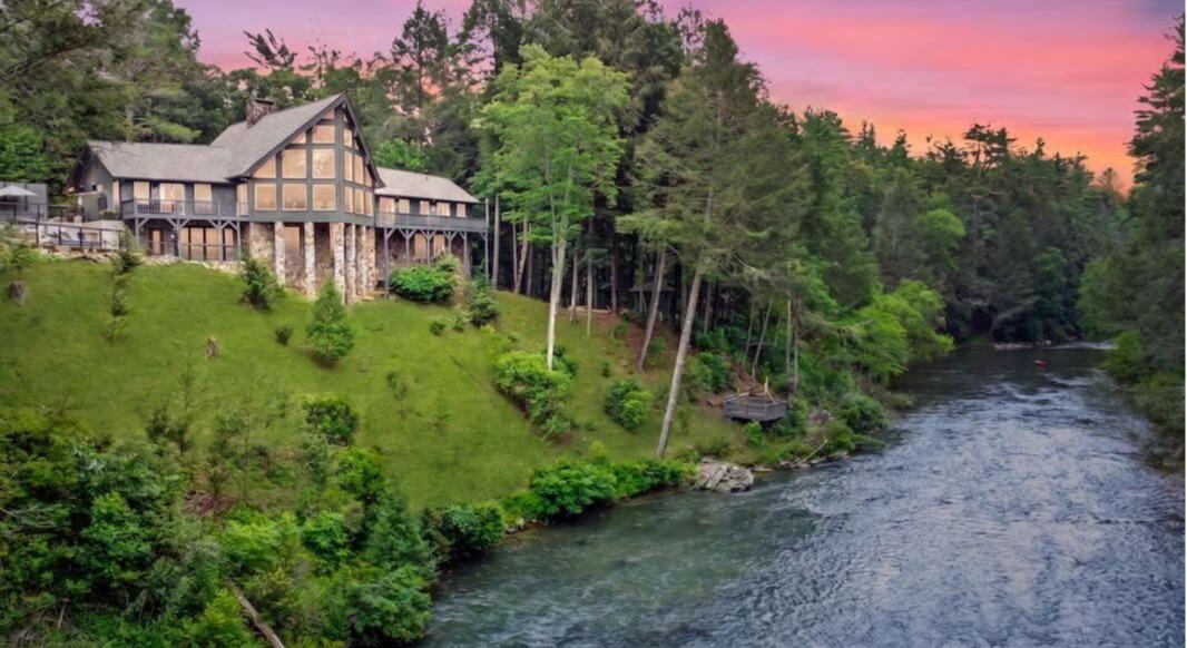 Cabin on the river in blue ridge georgia