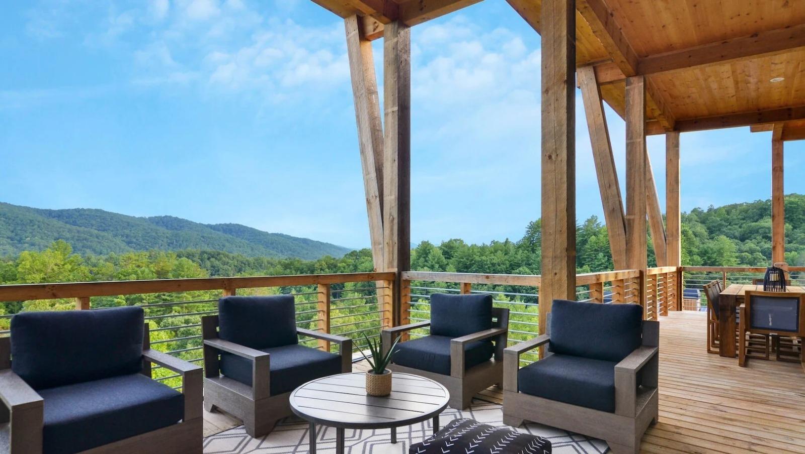 Cabin Mountain Views in Pigeon Forge