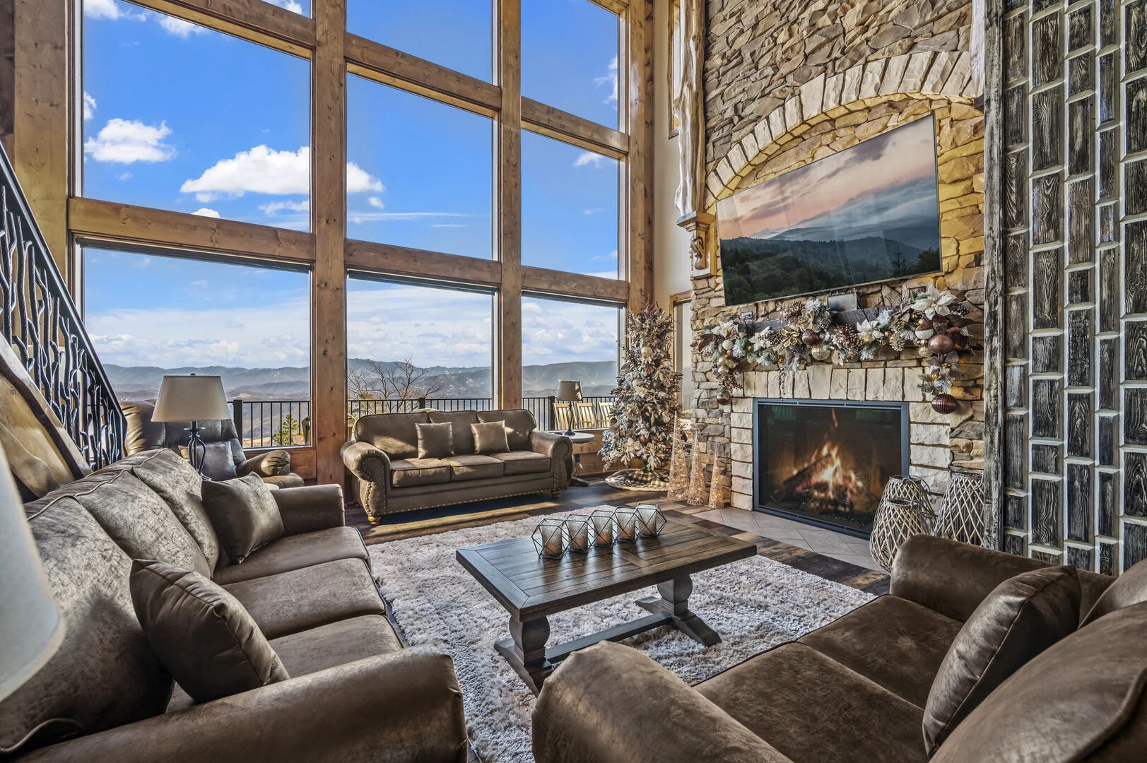Majestic Paradise luxury living room with panoramic views of Mount LeConte and Clingmans Dome