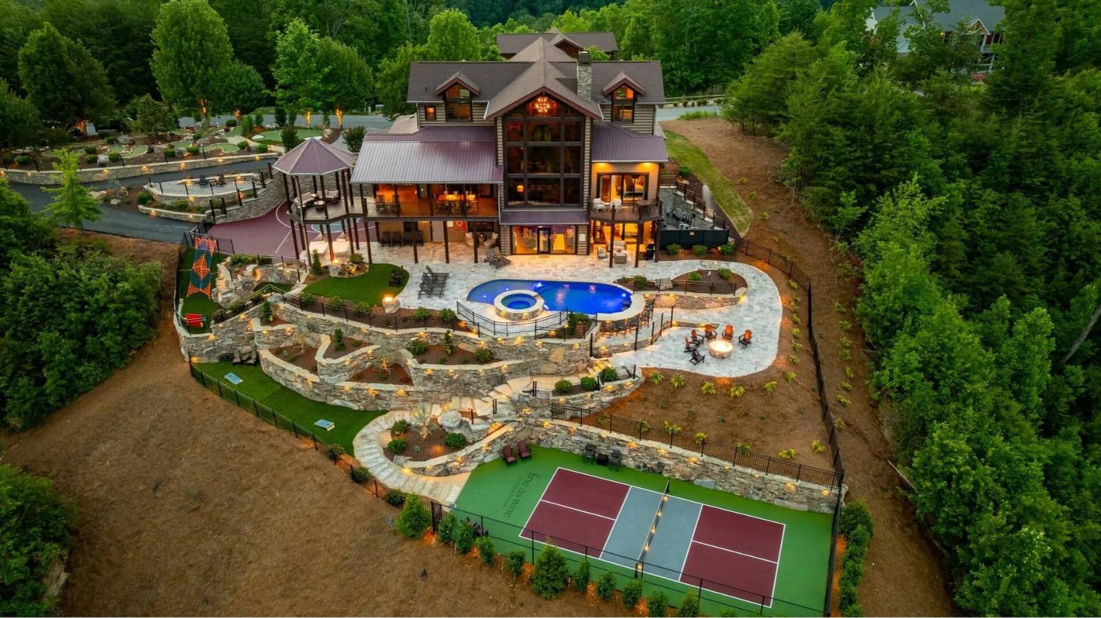 Cabins with mountain views in Pigeon Forge